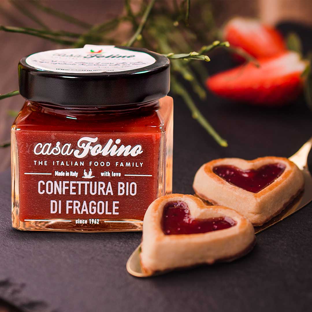 Biscottini al burro con confettura di fragole - Casafolino.com