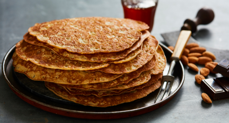 Crepes con Mandorle e Miele